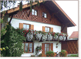 観光客を魅了する南ドイツの家