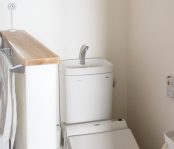 洗面室一体型トイレの収納の工夫と使い勝手【片付く収納計画 18】