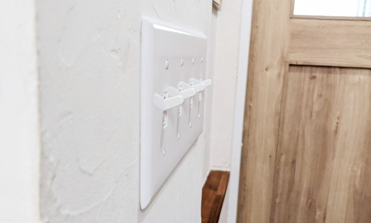 アメリカンスイッチはレバーが上下に動くため、ON・OFFの状態が分かりやすいです。